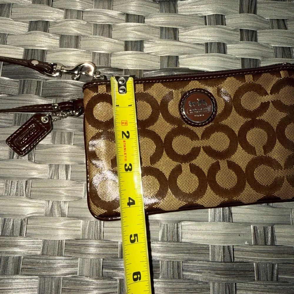 Coach Signature C Jacquard Wristlet Clutch Brown Tan Leather Trim - Picture 11 of 14